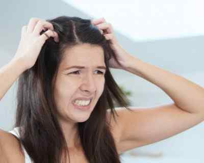 Почему болит кожа головы, и волосы выпадают вместе с корнем