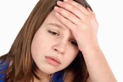 Болит голова у ребенка 7 лет: причины, симптомы, лечение