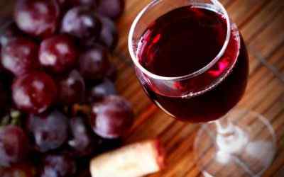 Какие причины головной боли после приема красного вина