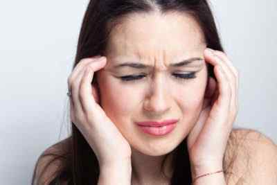 С чем связан симптом: болит голова при наклоне вниз
