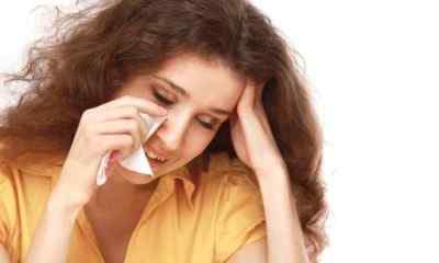 Головная боль и повышенное слёзотечение – почему возникает проблема