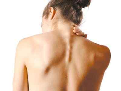 Как возникает боль сзади, затрагивающая шею и затылок